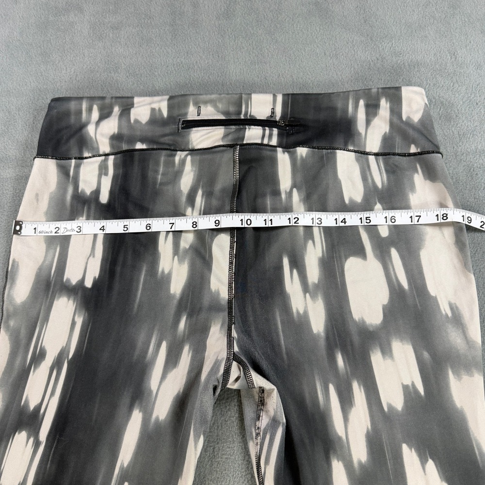 Under Armour Womens HeatGear Cropped Leggings Black White Abstract Print XL - Picture 6 of 8